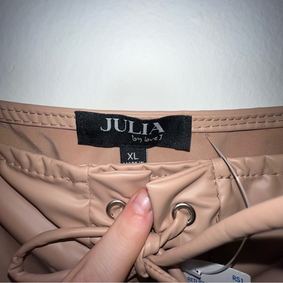 $5/$25 Latex crop top - Picture 3 of 3